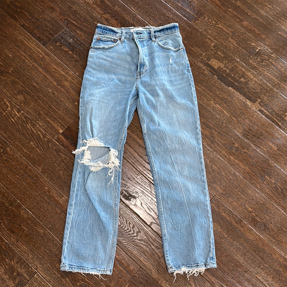 Abercrombie and fitch ultra high rise straight leg Jean size 28 SHORT